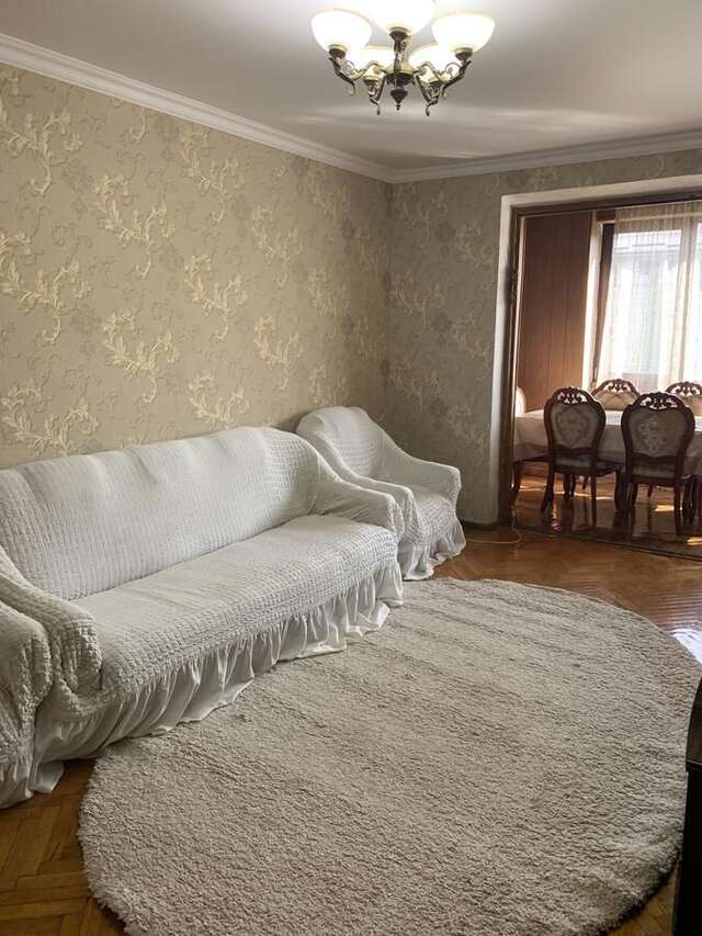 Апартаменты Сдаётся 3х-комнатная квартира в г. Гагра Гагра-17