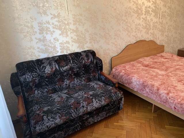 Апартаменты Сдаётся 3х-комнатная квартира в г. Гагра Гагра-21